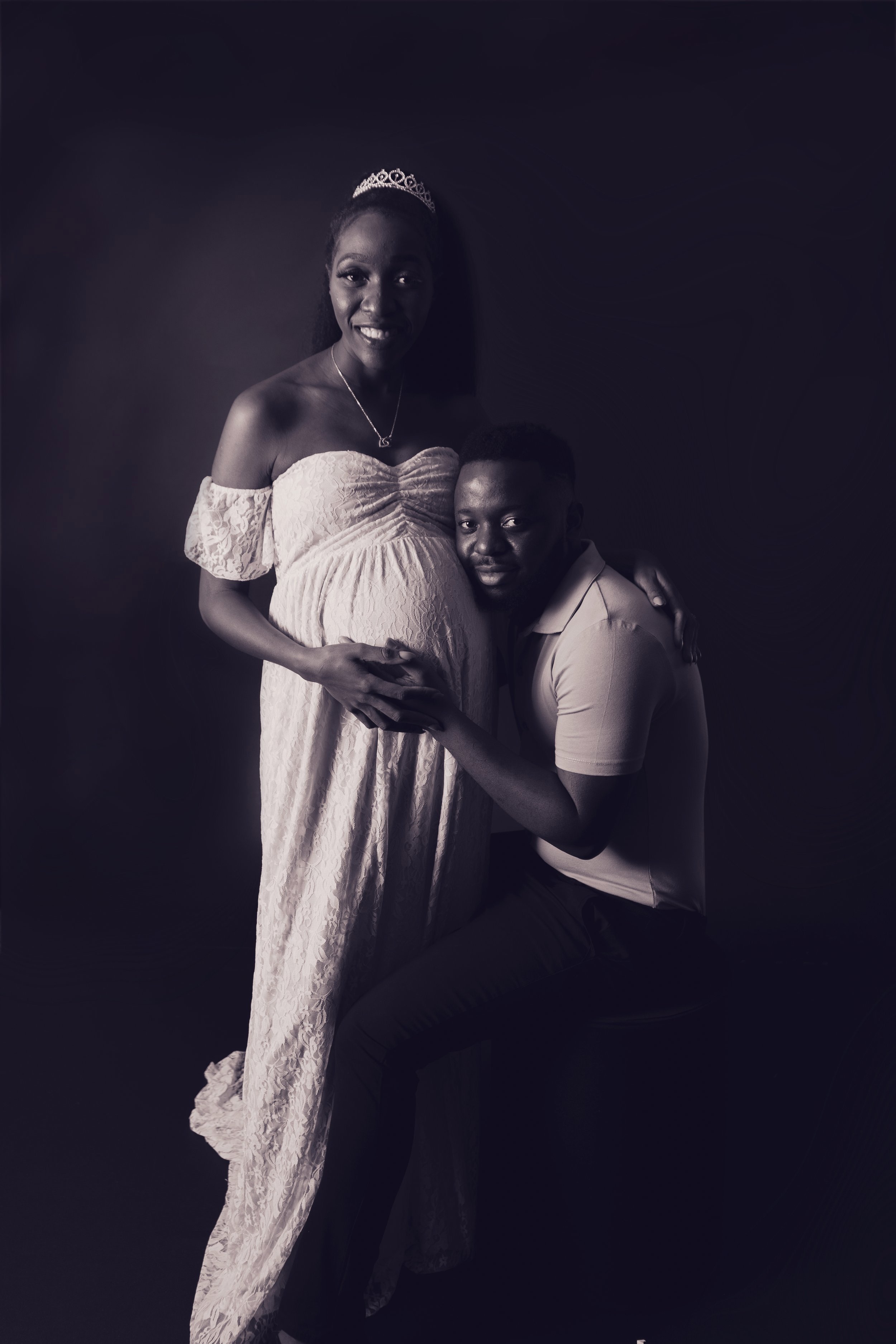 Black and white maternity shots